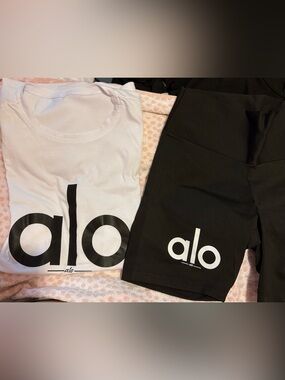 Set Yoga Black High-Rise Bike Shorts with white short-sleeve t shirt long